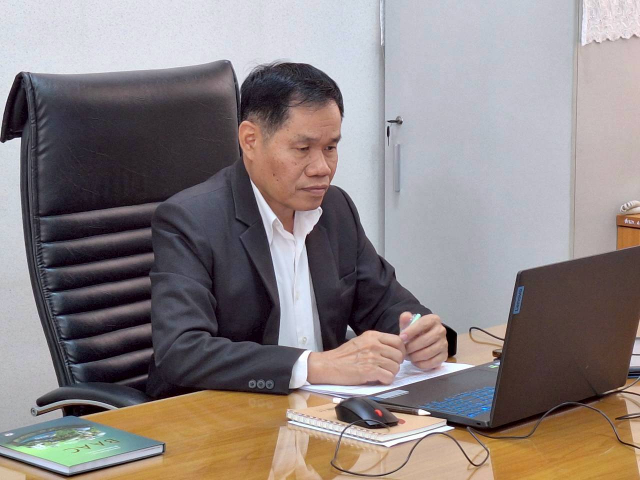 title - ผู้ตรวจราชการ ส.ป.ก. เข้าร่วมประชุมตรวจติดตามความก้าวหน้าผลการดำเนินงานตามแผนการตรวจราชการ ของผู้ตรวจราชการกระทรวงเกษตรและสหกรณ์ ประจำปีงบประมาณ พ.ศ. 2569 รอบที่ 1 ในเขตตรวจราชการที่ 11 จังหวัดสกลนคร